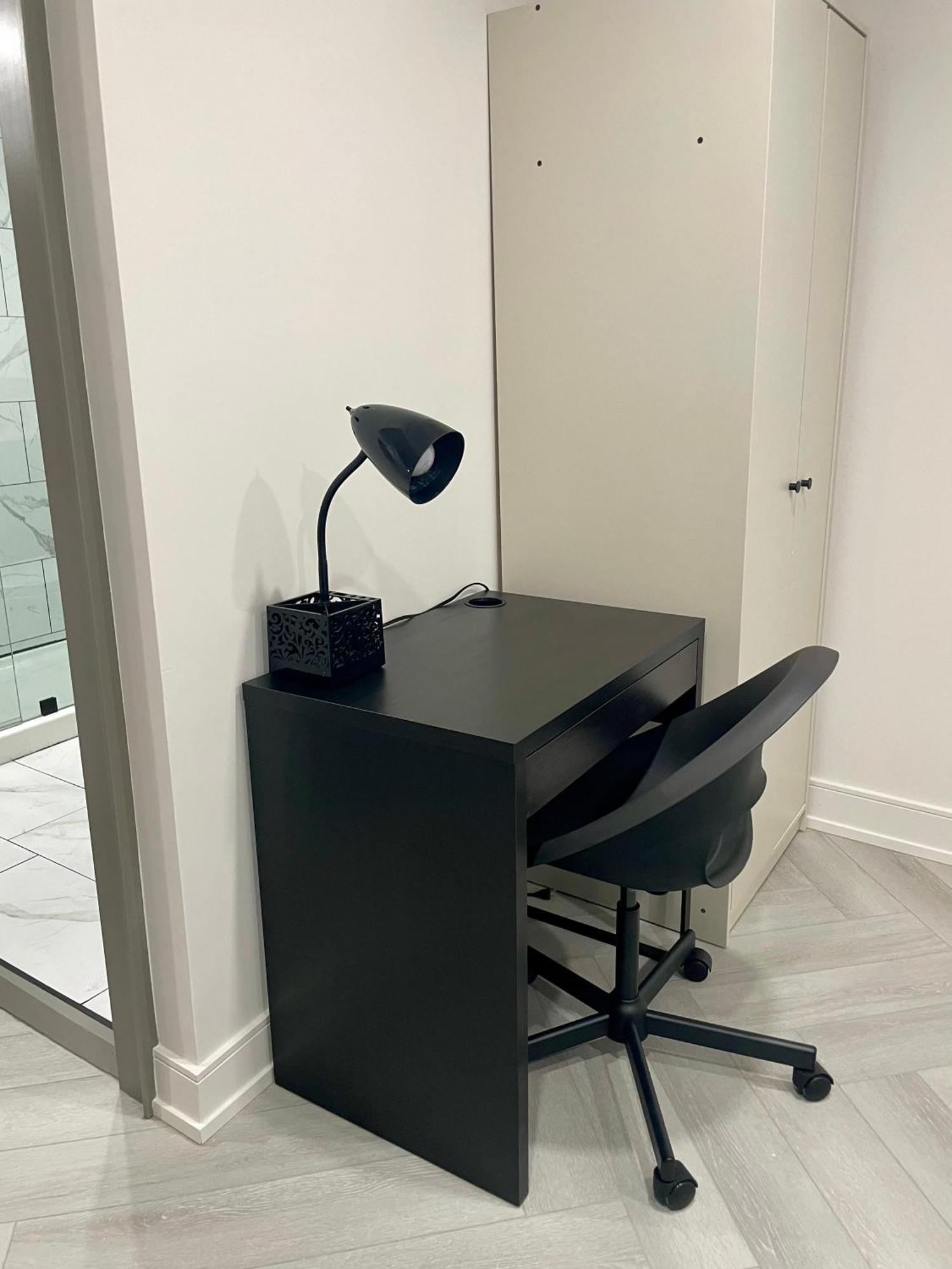 Luxury Basement-private Bdr & Bathroom With Free Parking In *