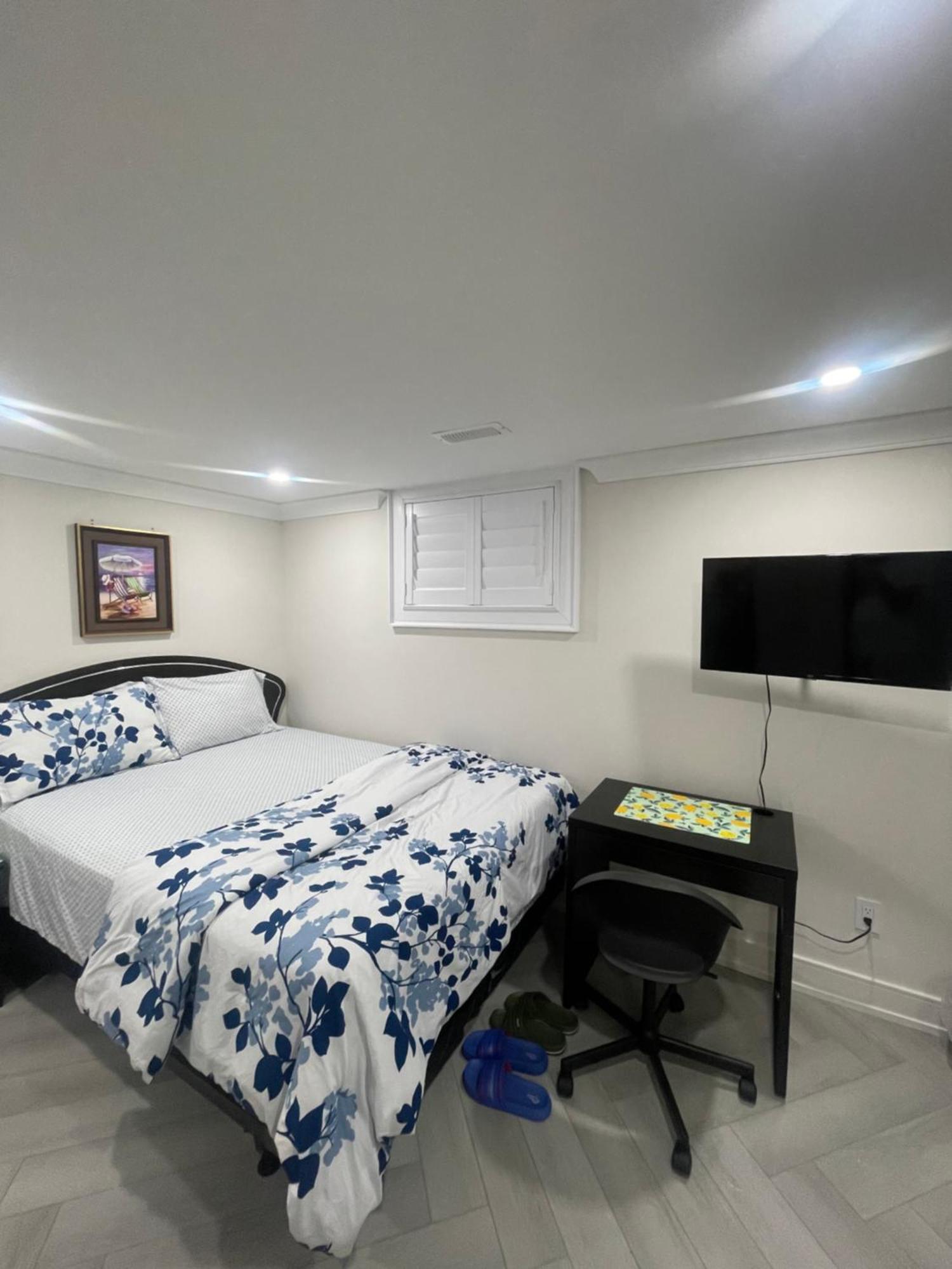 Homestay Luxury Basement-private Bdr & Bathroom With Free Parking In